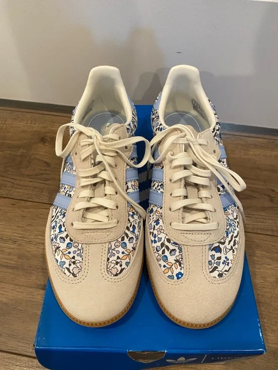 NIB Adidas samba Liberty London floral 6.5 kids (8 women’s) - Picture 3 of 12